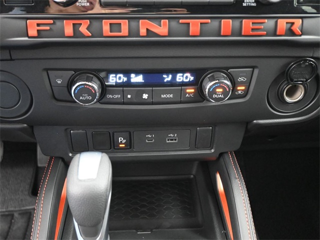 2025 Nissan Frontier Crew Cab PRO-X photo 3
