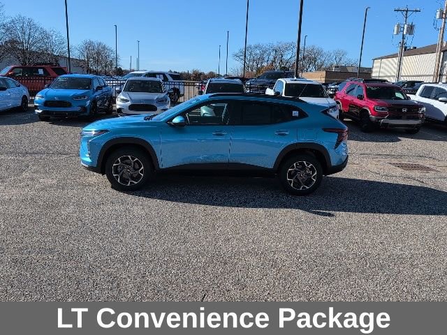 2026 Chevrolet Trax LT photo 2