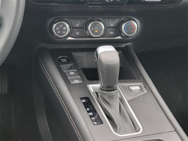 2025 Nissan Kicks SV photo 23