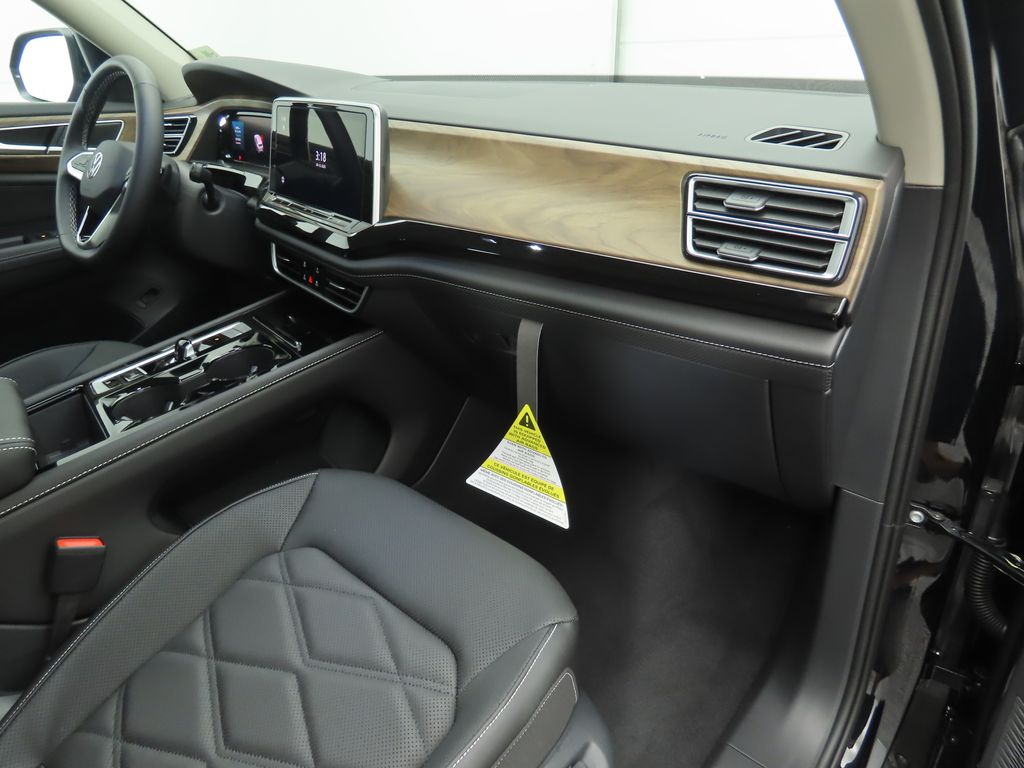 2026 Volkswagen Atlas SE Technology photo 17