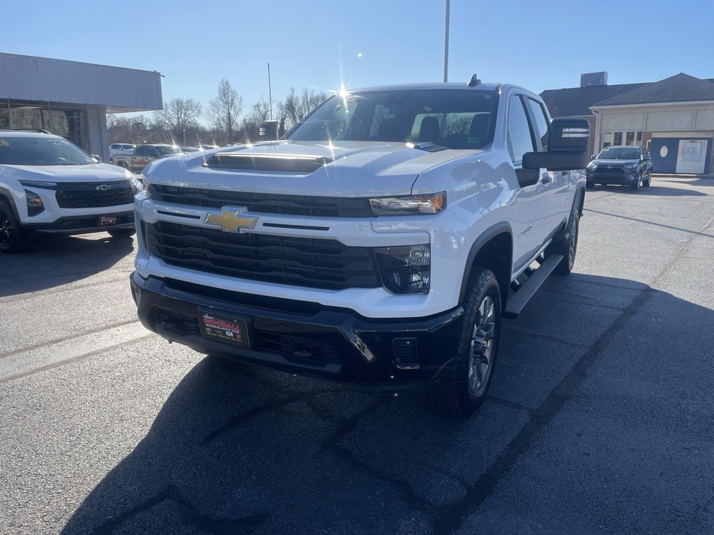 2025 Chevrolet Silverado 2500HD Custom's photo