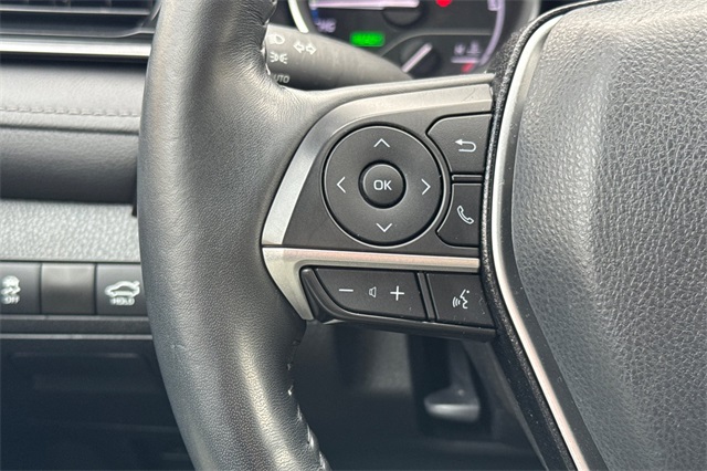 2022 Toyota Camry Hybrid LE photo 25