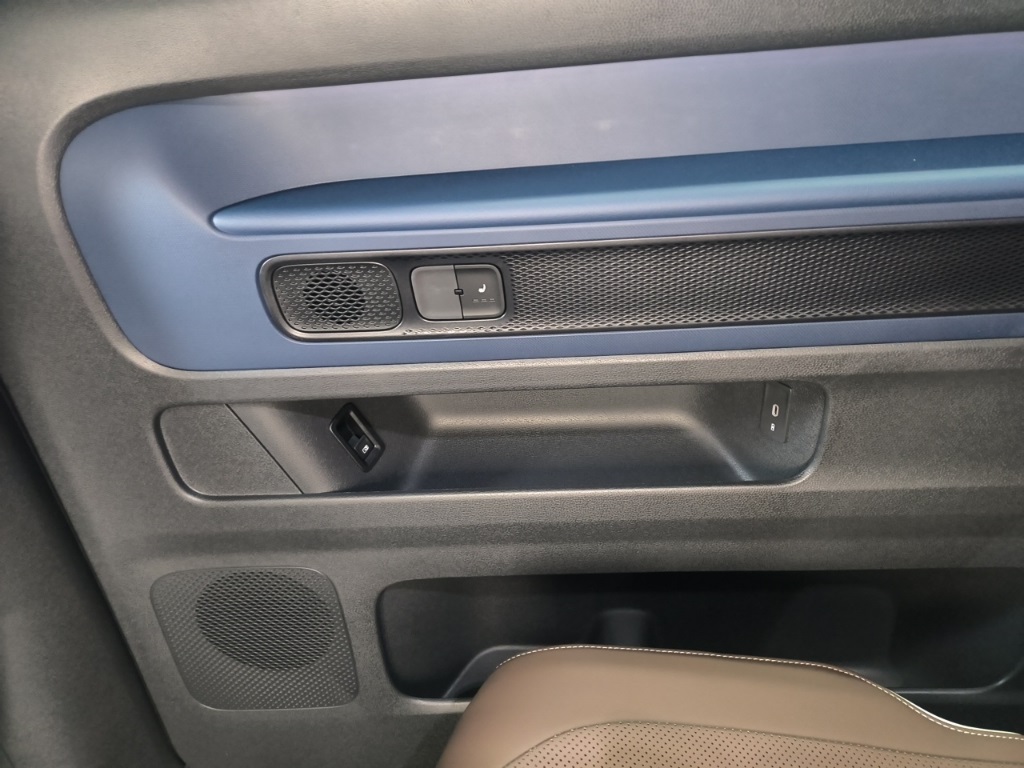 2025 Volkswagen ID. Buzz Pro S photo 27