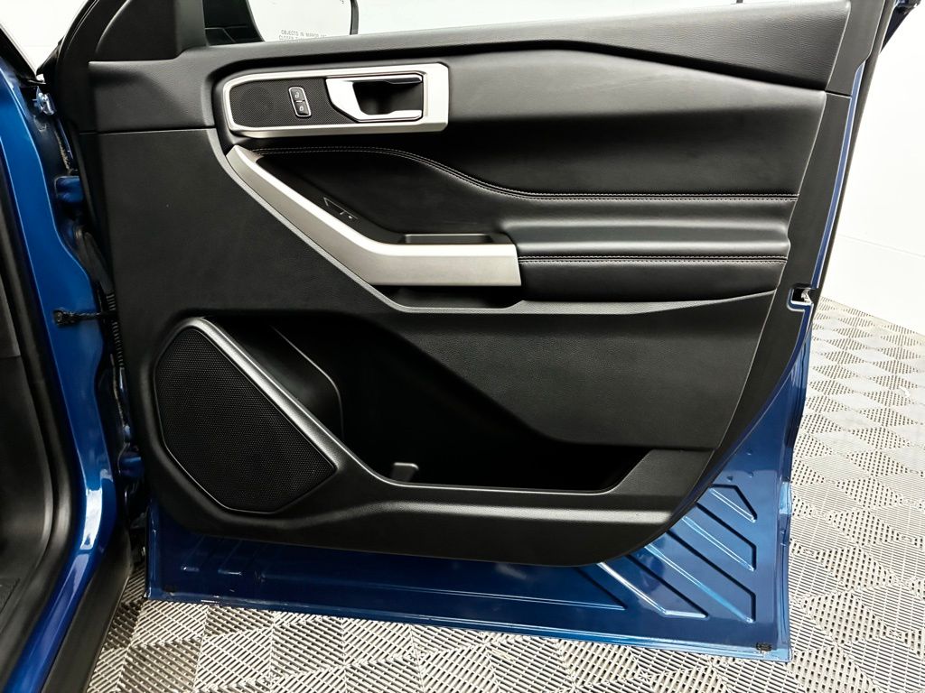 2023 Ford Explorer XLT photo 31
