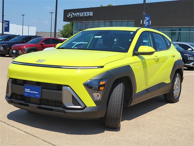 2024 Hyundai Kona SE photo 2