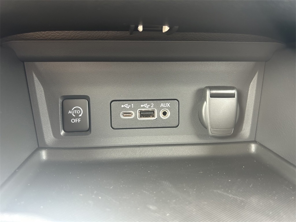2025 Nissan Sentra SR Midnight Edition photo 18