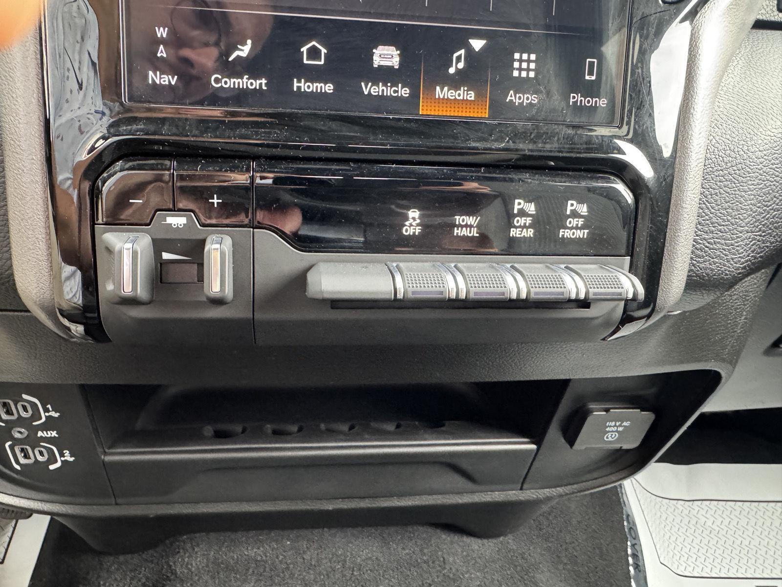 2024 Ram 2500 Big Horn photo 18