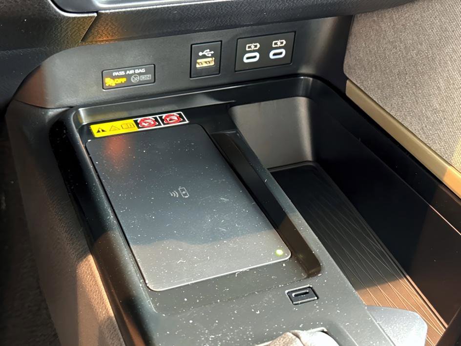 2025 Toyota Camry LE photo 9