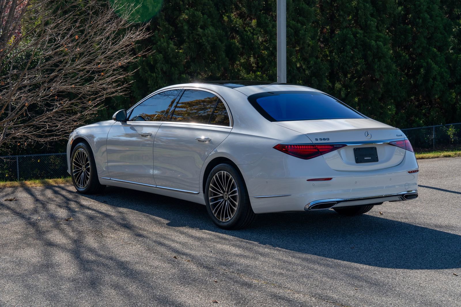 2022 Mercedes Benz S 580 4MATIC photo 2