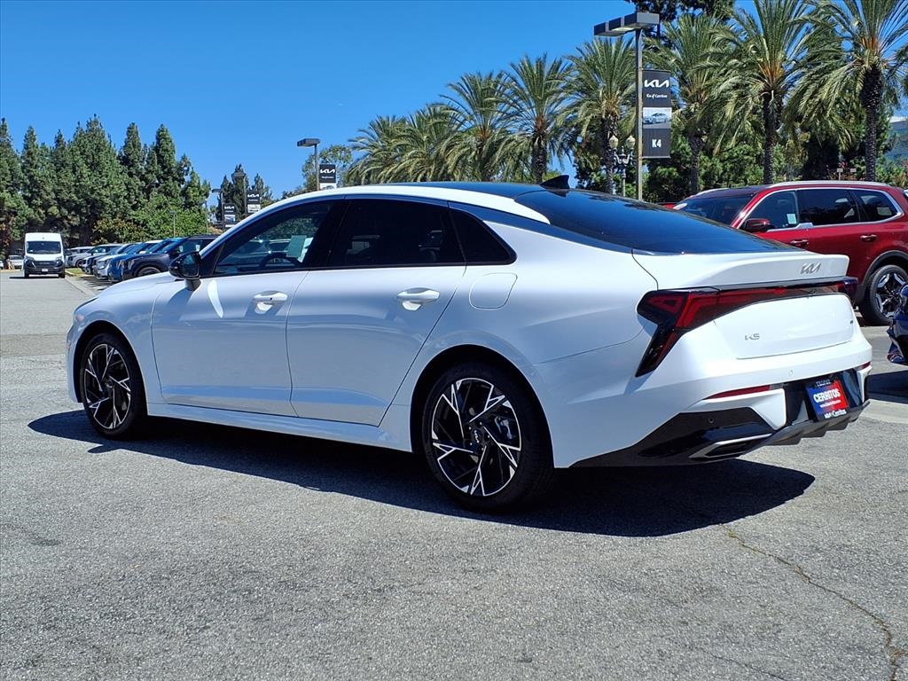 2025 Kia K5 GT-Line photo 3