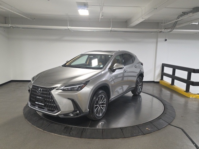 2022 Lexus NX 350 photo 2