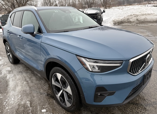 2025 Volvo XC40 Plus's photo