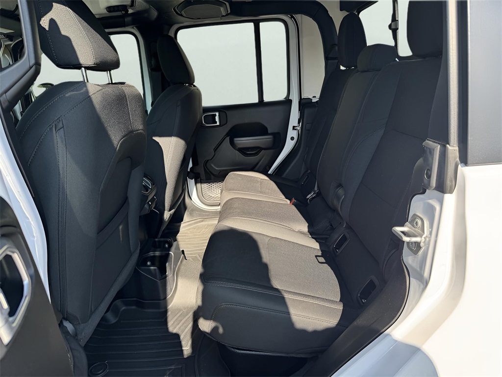 2021 Jeep Gladiator Willys photo 5