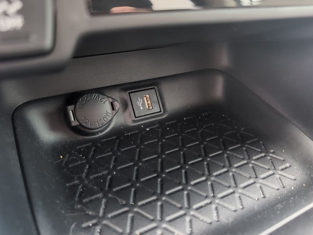 2023 Toyota RAV4 XLE photo 22