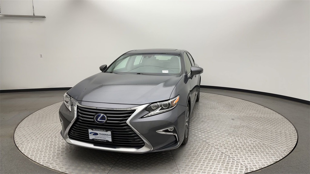 2017 Lexus ES 300h photo 7