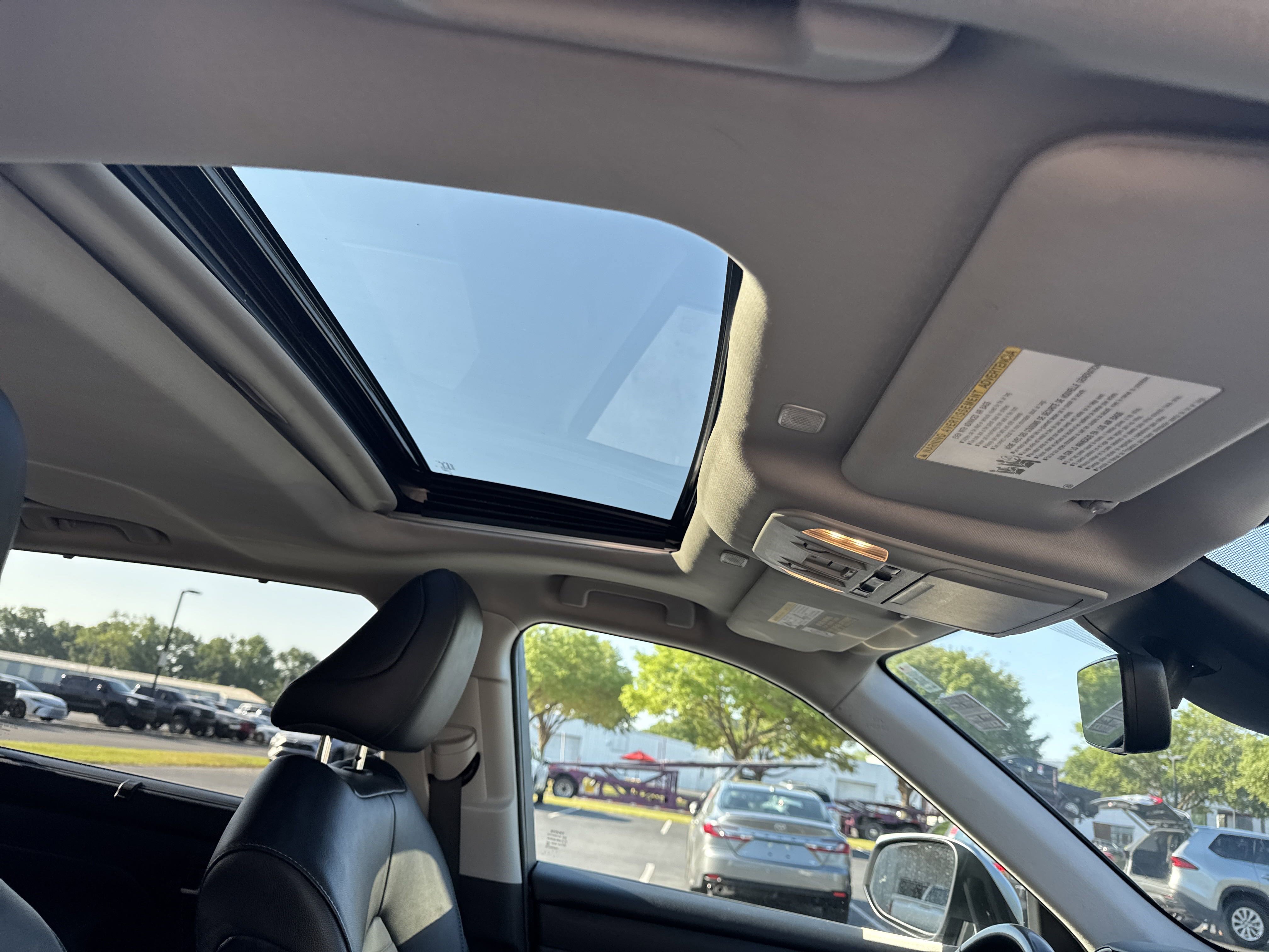 2024 Toyota Highlander XLE photo 29