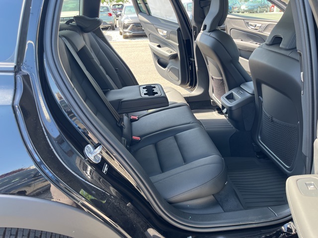 2026 Volvo V60 Cross Country B5 Plus photo 20