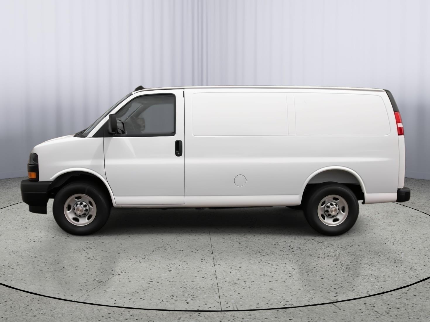 2025 Chevrolet Express Cargo 2500 photo 4