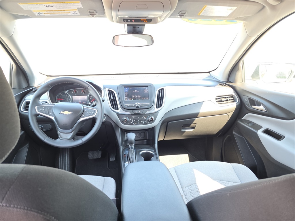 2023 Chevrolet Equinox LT photo 2