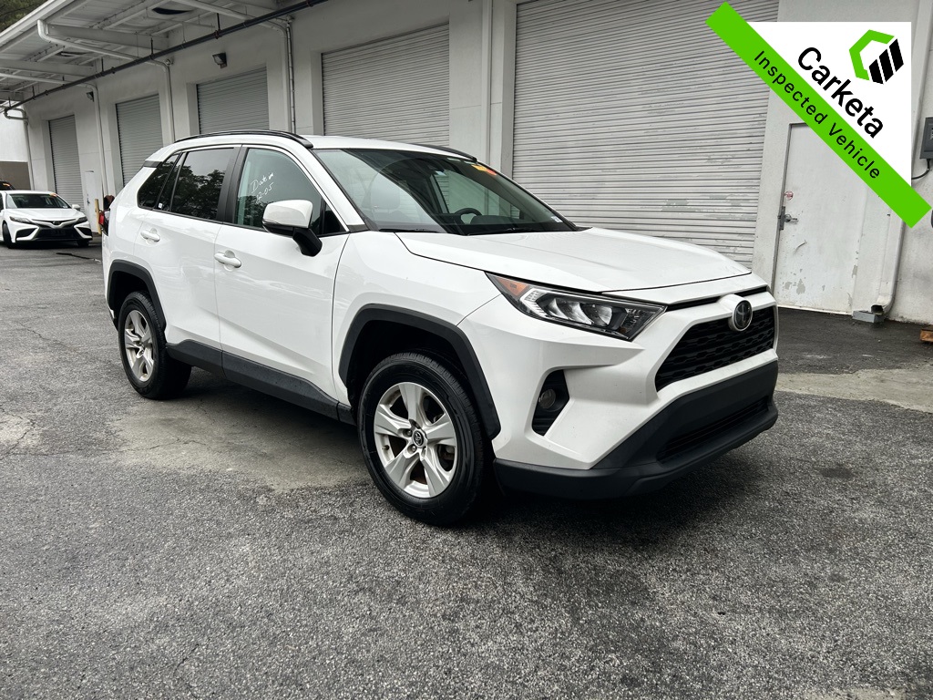 2020 Toyota RAV4 XLE's photo
