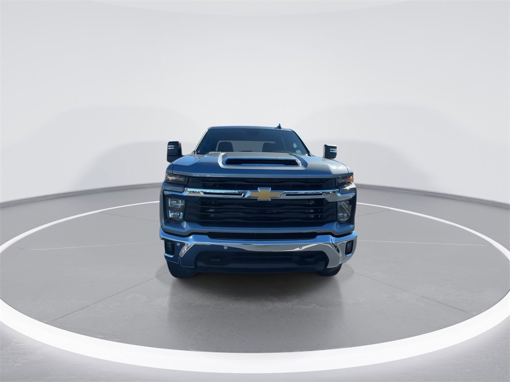 2026 Chevrolet Silverado 2500HD LT photo 3