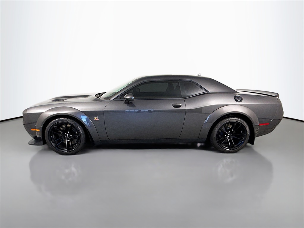 2023 Dodge Challenger R/T Scat Pack Widebody photo 2