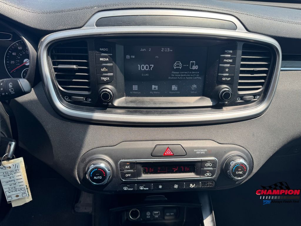 2019 Kia Sorento LX photo 17