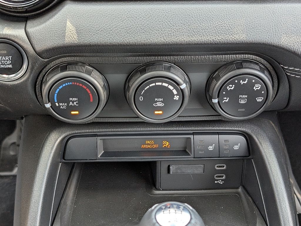 2025 Mazda MX-5 Miata Miata photo 24