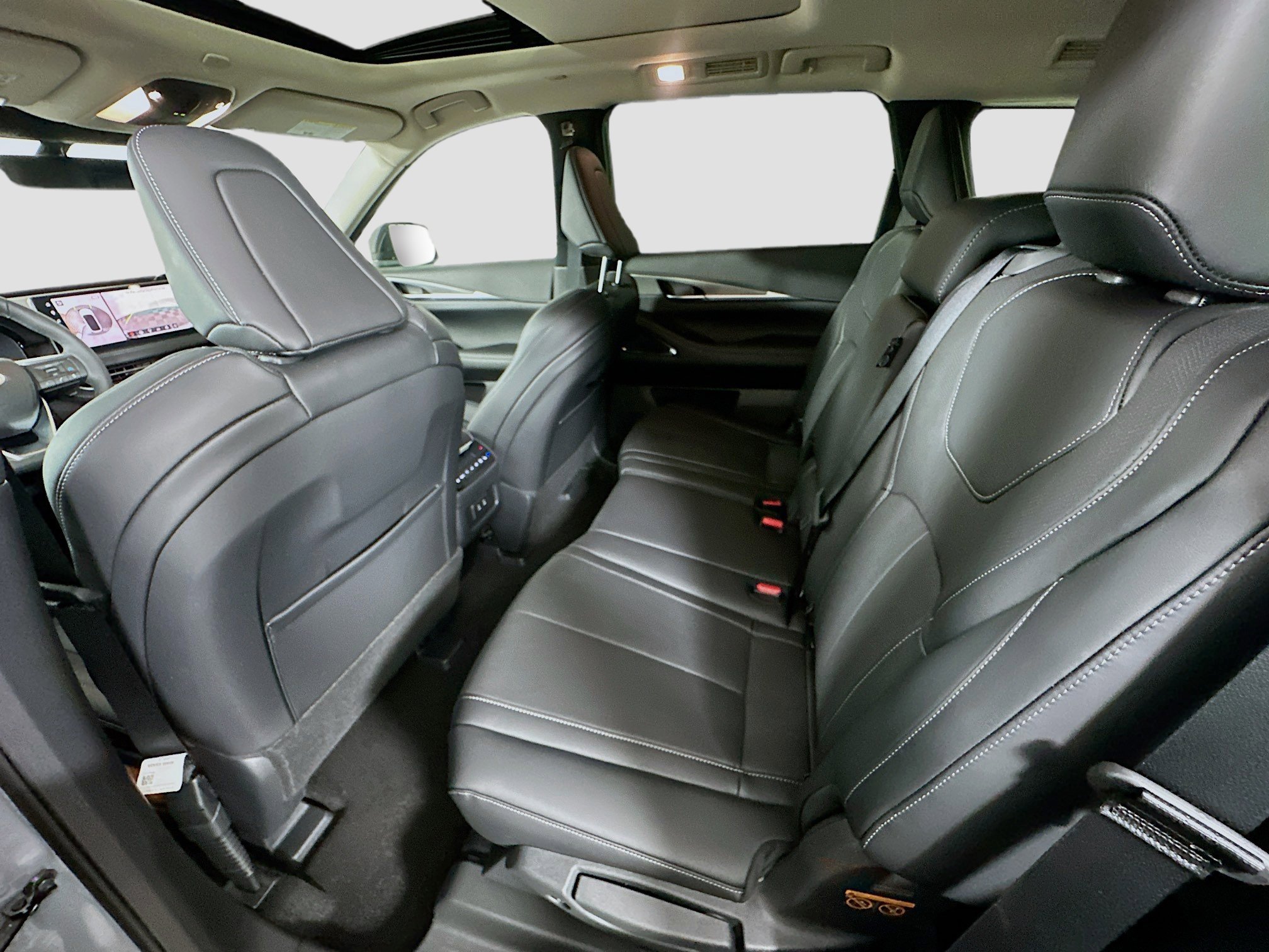 2026 Infiniti QX60 Luxe photo 17