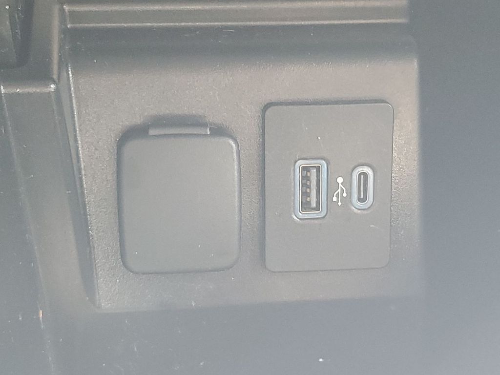 2023 Ford Explorer Limited photo 29
