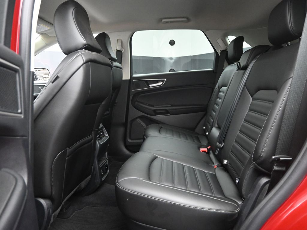 2021 Ford Edge SEL photo 8