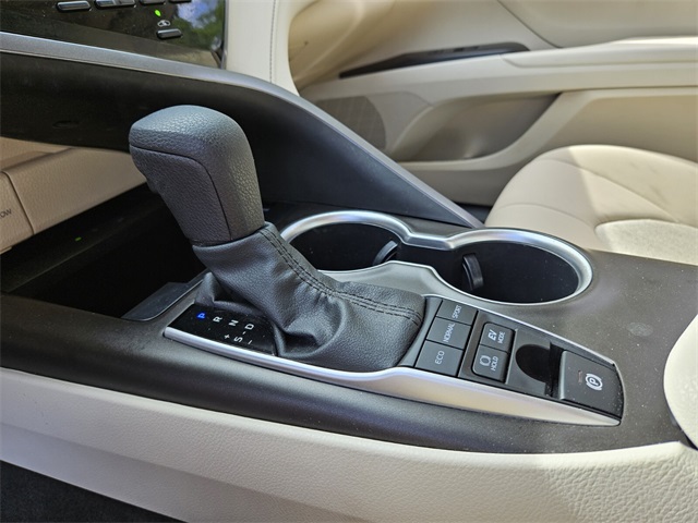 2023 Toyota Camry Hybrid LE photo 23