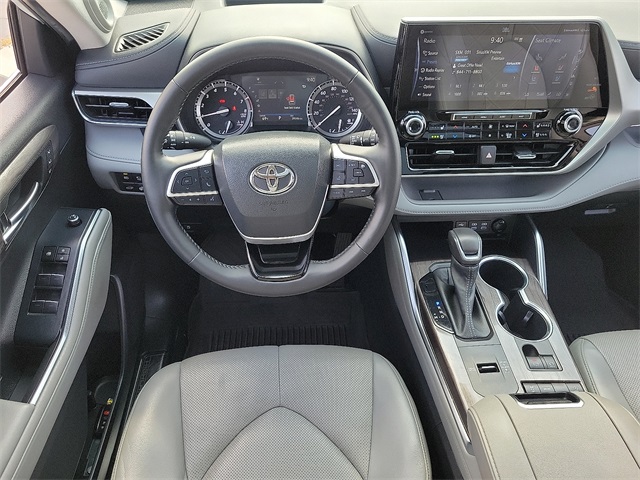 2022 Toyota Highlander Platinum photo 8