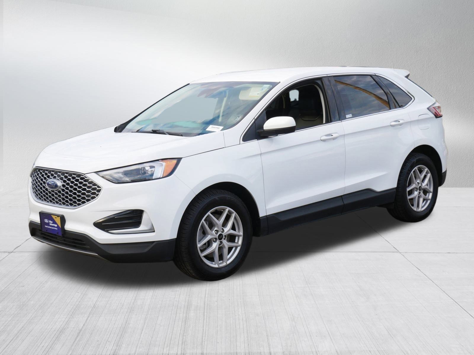 2023 Ford Edge SEL photo 3