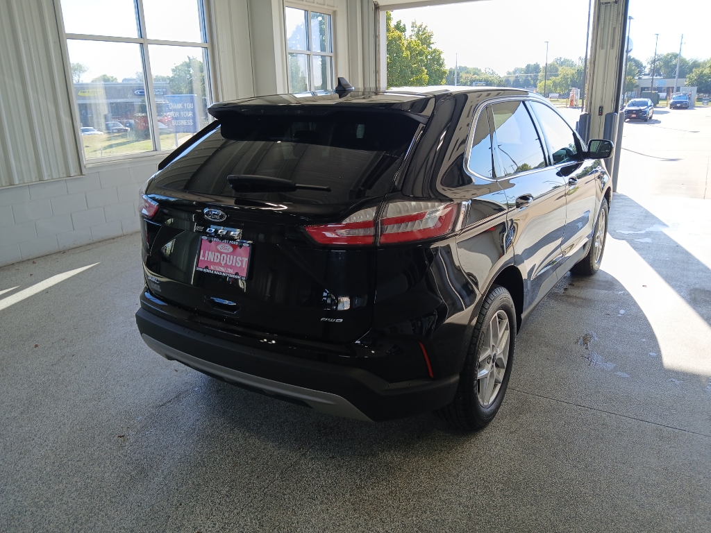 2023 Ford Edge SEL photo 8