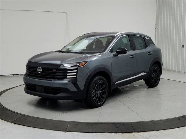 2026 Nissan Kicks SR photo 2