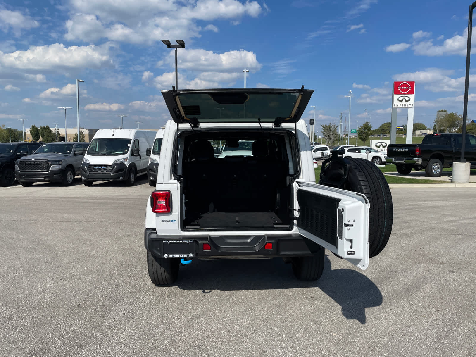 2024 Jeep Wrangler 4xe Sahara photo 10