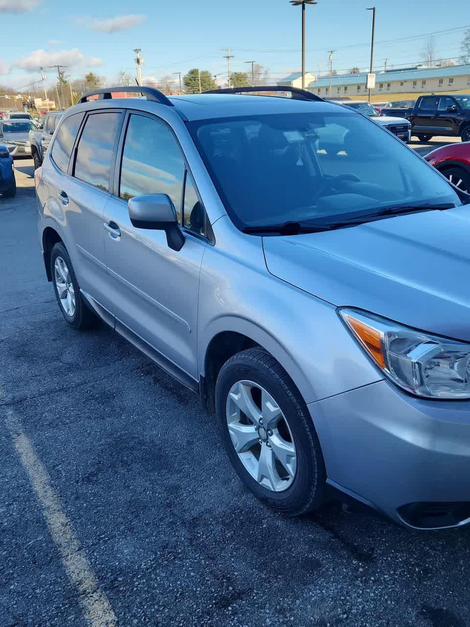 2014 Subaru Forester 2.5i Premium photo 2