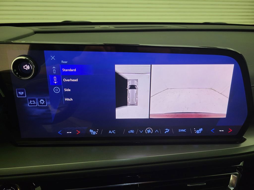 2025 Chevrolet Traverse photo 9