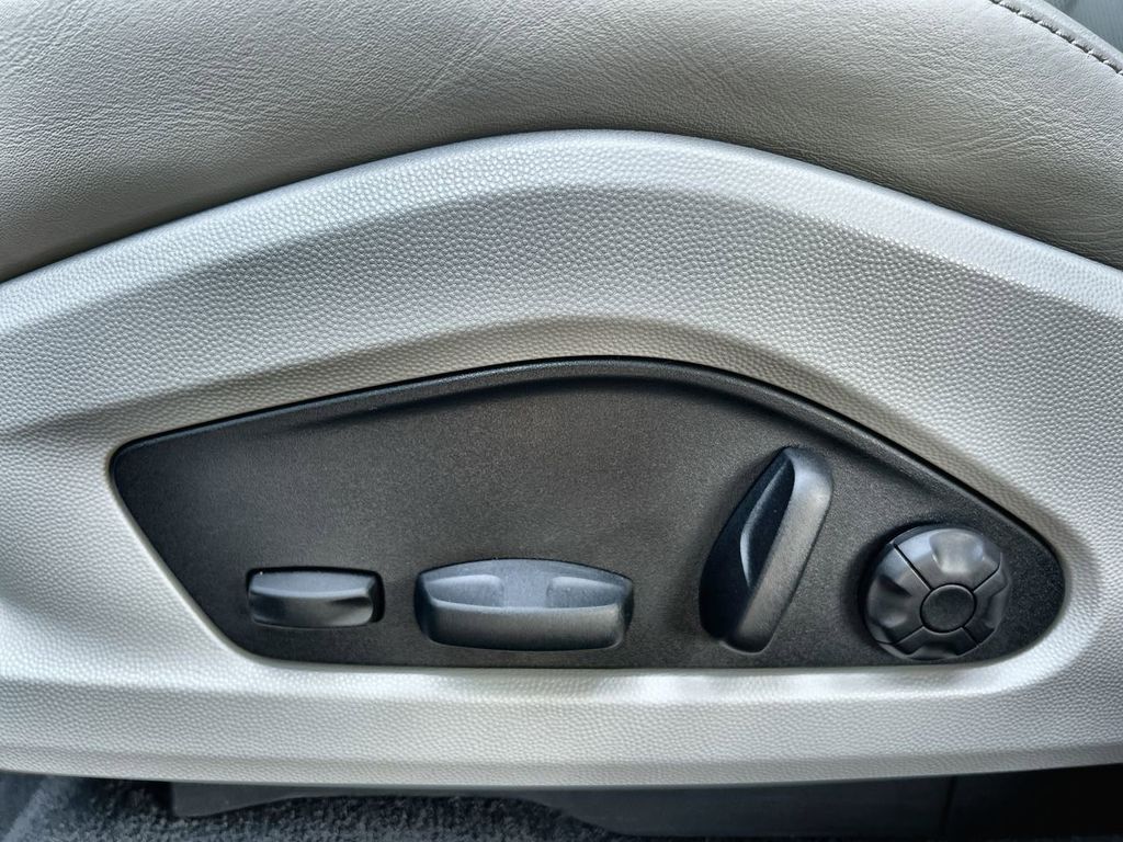 2024 Porsche Macan Electric 4 photo 16
