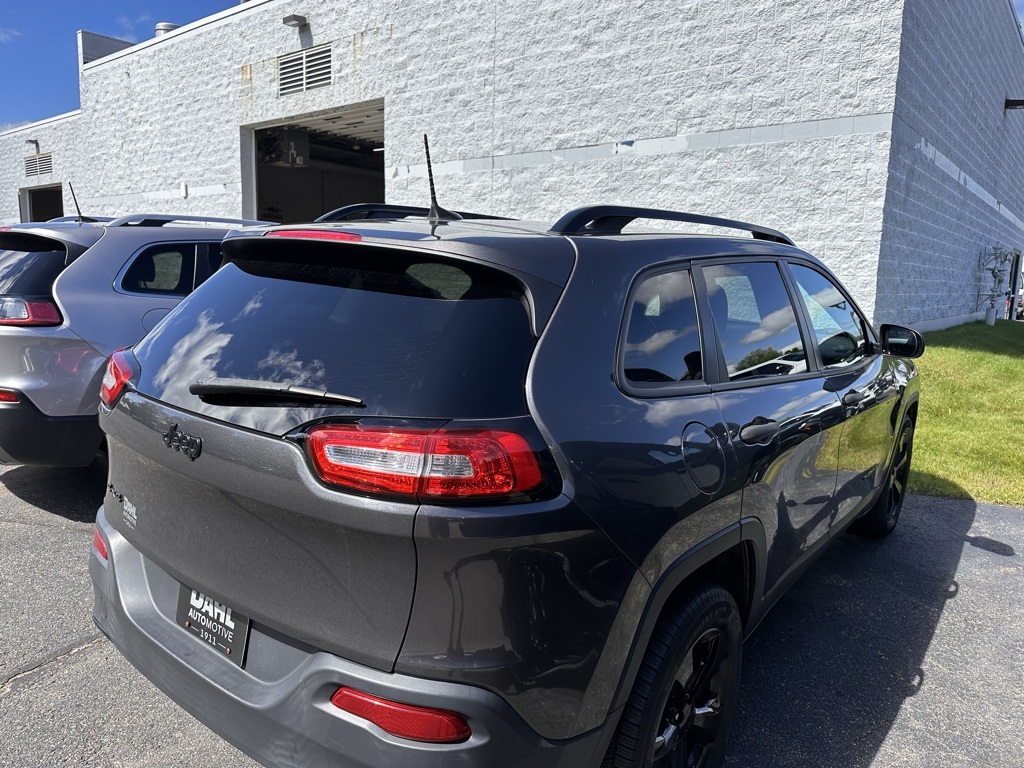 2017 Jeep Cherokee Sport photo 10