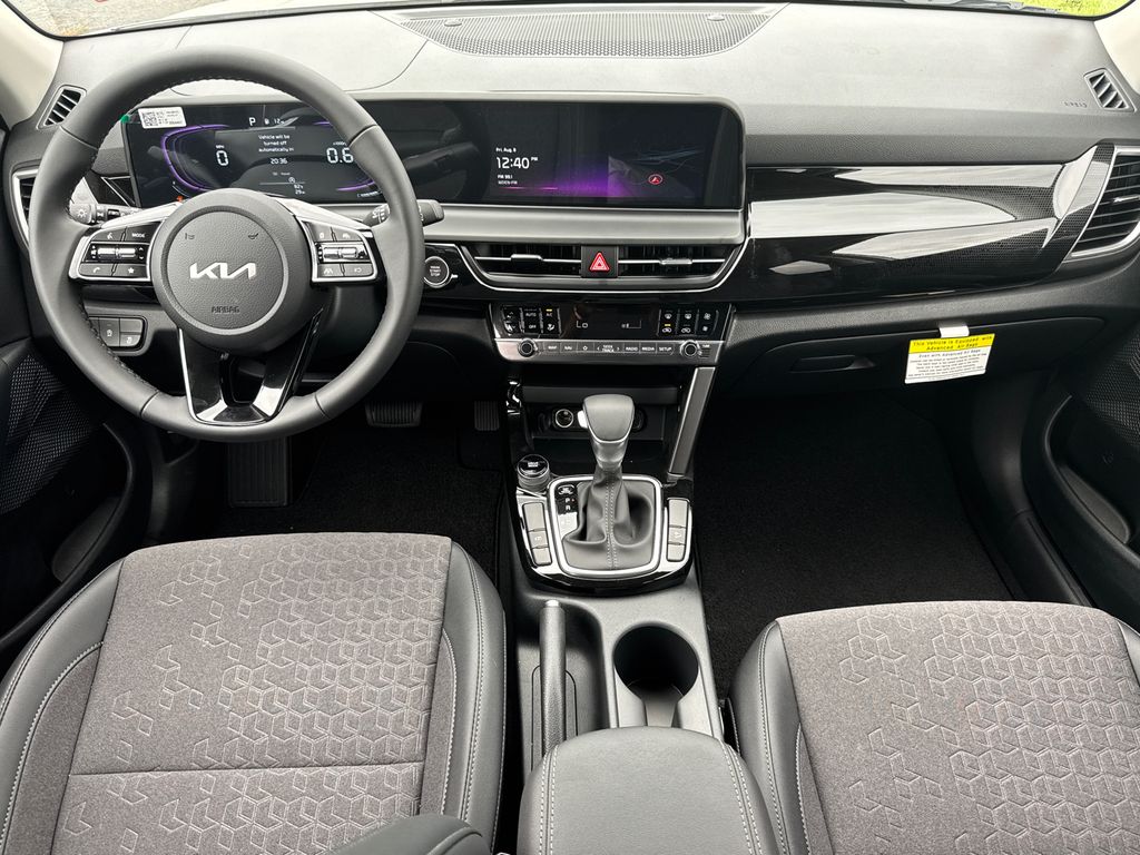 2025 Kia Seltos S photo 21
