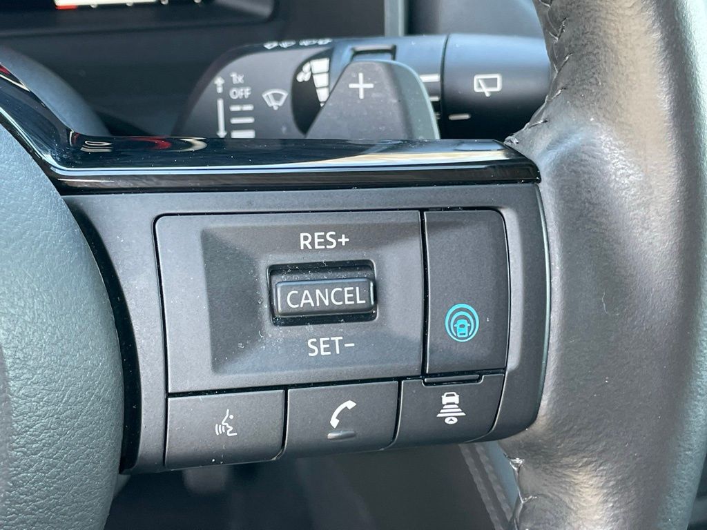 2023 Nissan Rogue Platinum photo 16