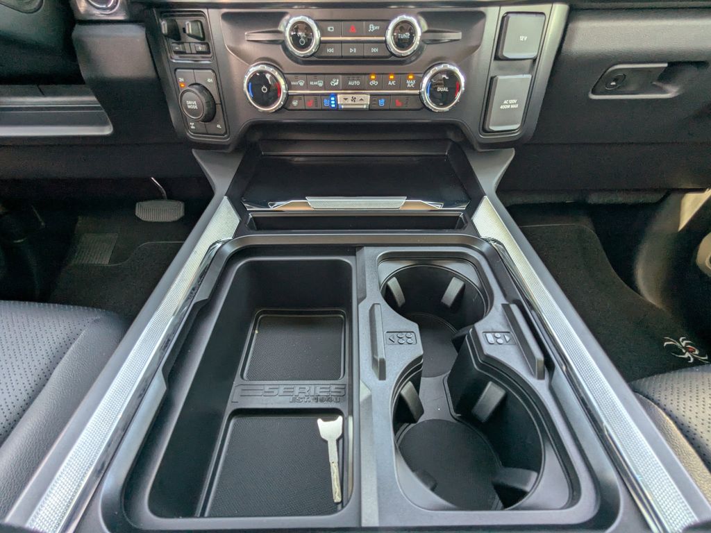 2025 Ford F-250 Lariat photo 19