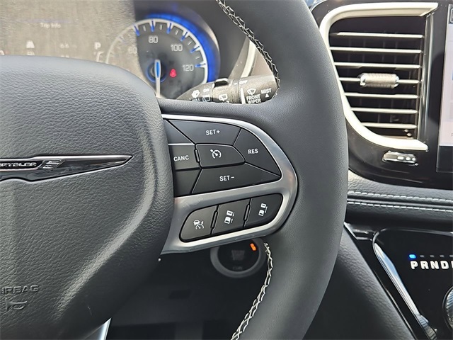 2025 Chrysler Pacifica photo 25