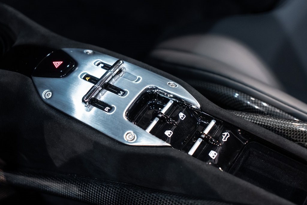 2023 Ferrari SF90 Spider Base photo 30