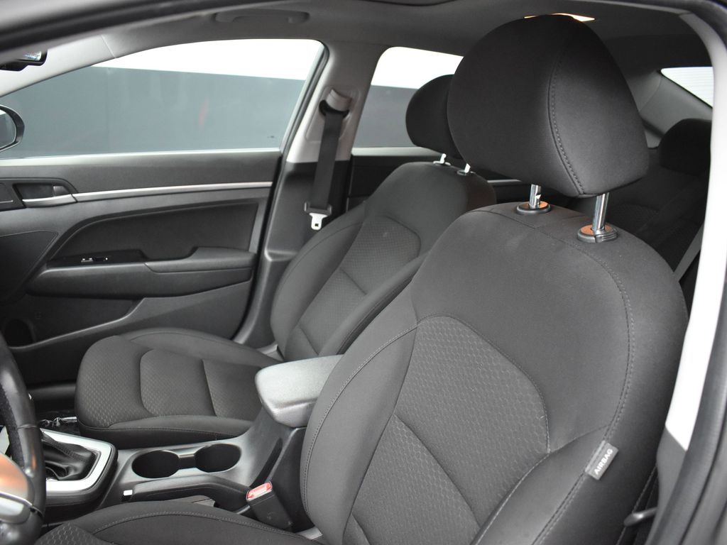 2020 Hyundai Elantra Value Edition photo 10