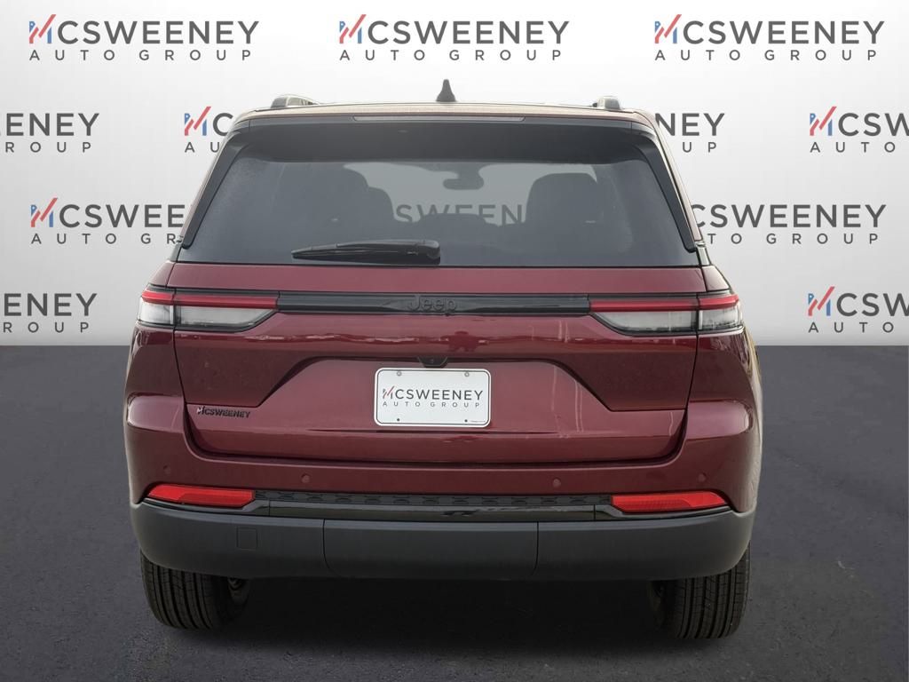 2025 Jeep Grand Cherokee Altitude photo 4