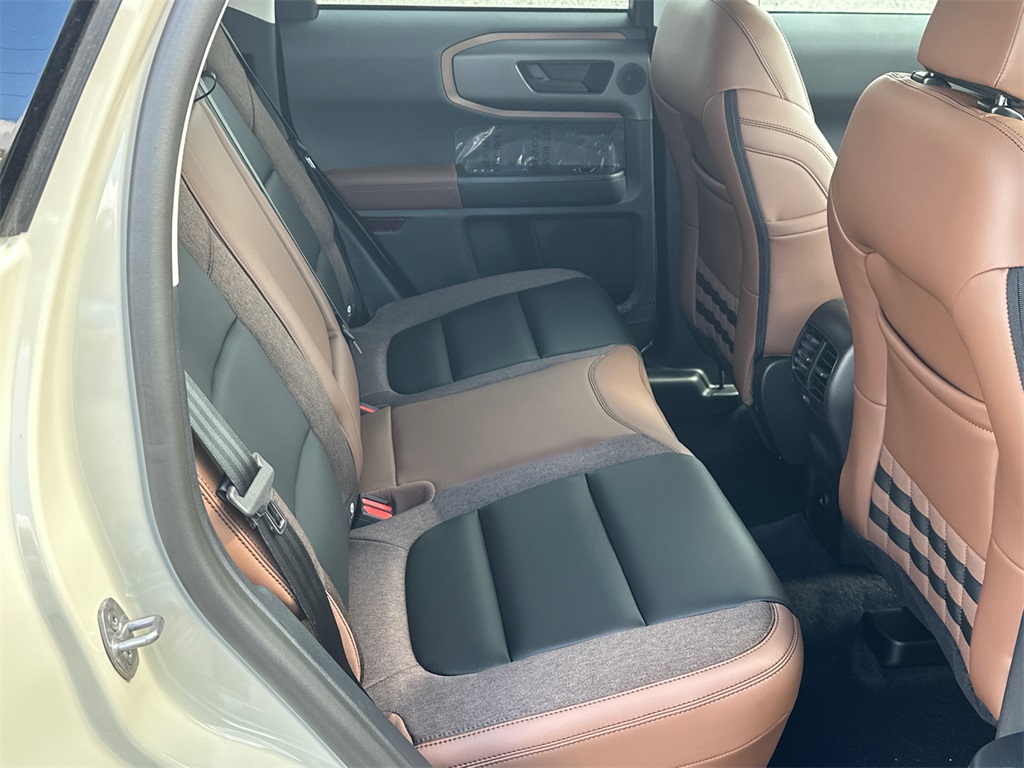 2025 Ford Bronco Sport Outer Banks photo 14