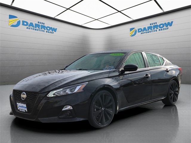 2022 Nissan Altima SR's photo